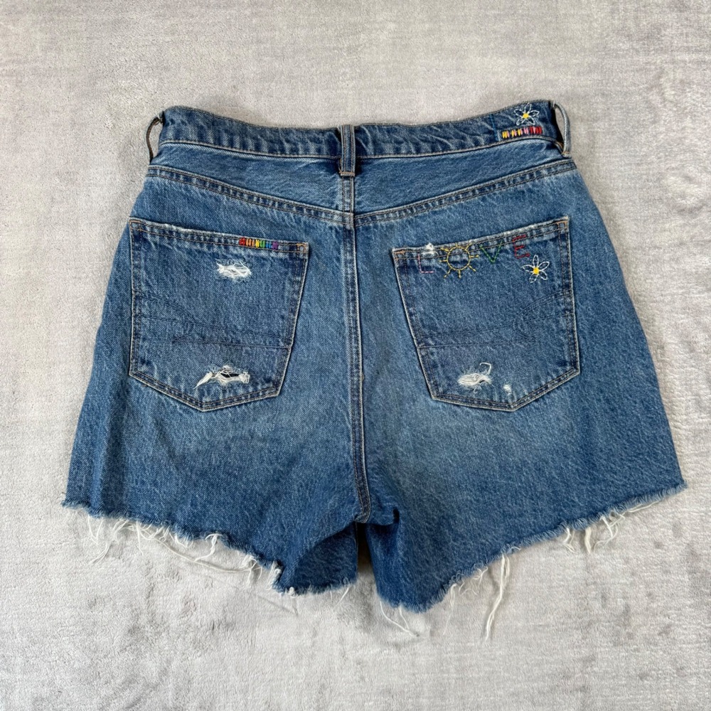 American Eagle Shorts Womens 6 Blue Baggy Distressed Rainbow Embroidered Denim - Picture 2 of 12
